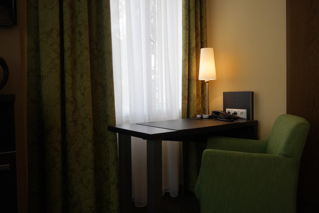 Hotel Villa Glas Erlangen Room photo